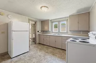 289 Southampton Rd, Holyoke, MA 01040 - Photo 10