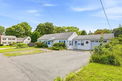 2 Howland Ct, Middleborough, MA 02346 - Photo 2