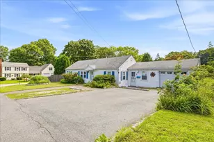 2 Howland Ct, Middleborough, MA 02346 - Photo 2