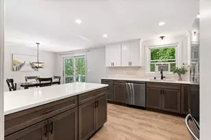 11 Groton Rd, Tyngsborough, MA 01879 - Photo 4