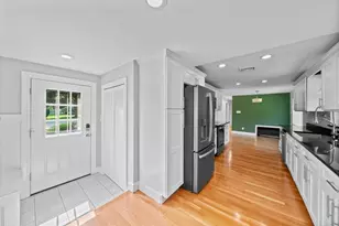 35 Malden St, Quincy, MA 02169 - Photo 8