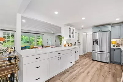 38 Ruthellen Rd, Chelmsford, MA 01824 - Photo 6