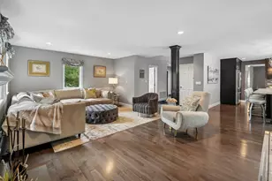 4 Waldingfield Ln, Peabody, MA 01960 - Photo 6