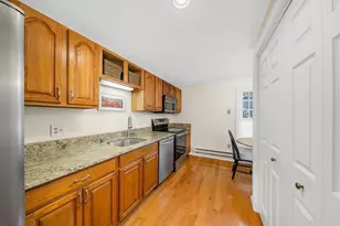 28 Essex Green Ln, Peabody, MA 01960 - Photo 8