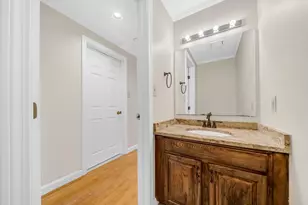 28 Essex Green Ln, Peabody, MA 01960 - Photo 20