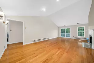 28 Essex Green Ln, Peabody, MA 01960 - Photo 6
