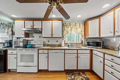 14 Richard Cir, Woburn, MA 01801 - Photo 18