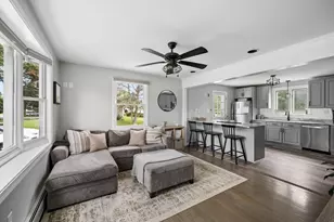 706 Russells Mills Rd, Dartmouth, MA 02748 - Photo 4