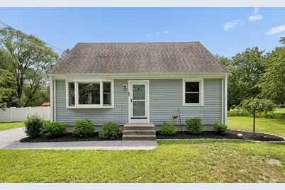 706 Russells Mills Rd, Dartmouth, MA 02748 - Photo 1