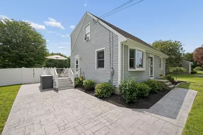 706 Russells Mills Rd, Dartmouth, MA 02748 - Photo 24