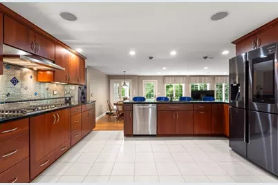 42 Sheridan Rd, Wellesley, MA 02481 - Photo 6