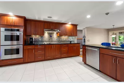 42 Sheridan Rd, Wellesley, MA 02481 - Photo 8