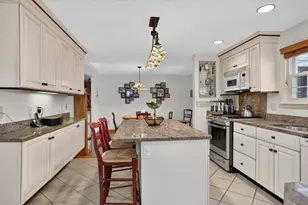 166 Waverly Ave, Melrose, MA 02176 - Photo 12