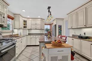 166 Waverly Ave, Melrose, MA 02176 - Photo 10