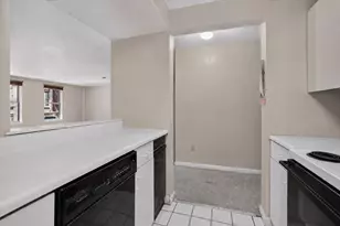 33 Chestnut St, Boston, MA 02129 - Photo 4