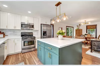 6 Elm Ct, Maynard, MA 01754 - Photo 2