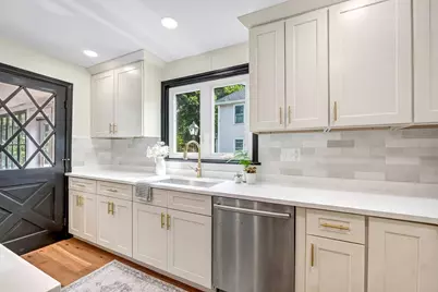 6 Elm Ct, Maynard, MA 01754 - Photo 4