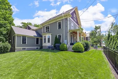 160 Walnut St #A, Newton, MA 02460 - Photo 2