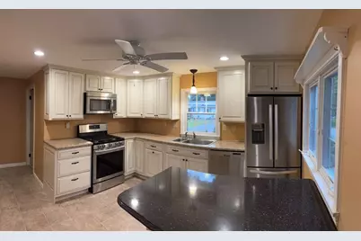 15 Wenonah Dr, Ludlow, MA 01056 - Photo 2