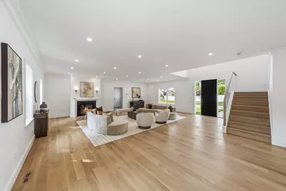 35 Fairview Ave, Lynnfield, MA 01940 - Photo 2