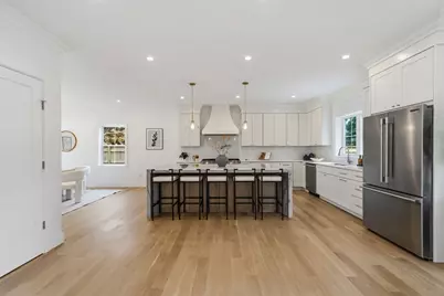 35 Fairview Ave, Lynnfield, MA 01940 - Photo 4