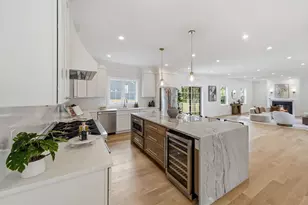 35 Fairview Ave, Lynnfield, MA 01940 - Photo 8