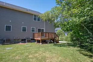 17 Oakes Cir, Millbury, MA 01527 - Photo 32