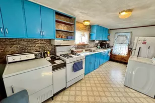 112 Florence Ave, Tewksbury, MA 01876 - Photo 2