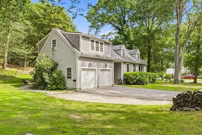 259 Water St, Hanover, MA 02339 - Photo 4