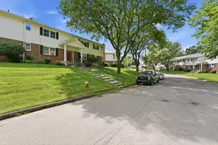 90 Colonial Cir, Chicopee, MA 01020 - Photo 22