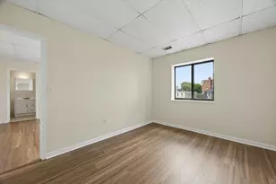 549 E 4th St, Boston, MA 02127 - Photo 8