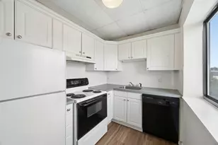 549 E 4th St, Boston, MA 02127 - Photo 4