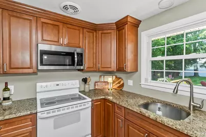 51 Merrick Ave, Holyoke, MA 01040 - Photo 24
