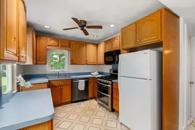 287 Haverhill St, North Reading, MA 01864 - Photo 6