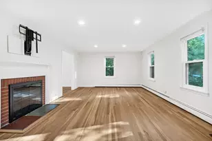 81 Seaver St, Wellesley, MA 02481 - Photo 6
