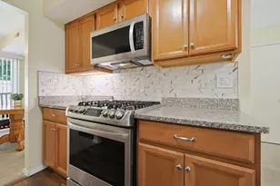31 Greenbrook Dr, Stoughton, MA 02072 - Photo 4