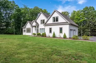 114 Lindenridge, Amherst, MA 01002 - Photo 2