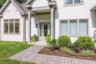 114 Lindenridge, Amherst, MA 01002 - Photo 4