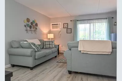 24 Maple Crest Cir #F, Holyoke, MA 01040 - Photo 8