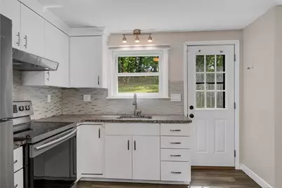 566 Main St, Stoneham, MA 02180 - Photo 10