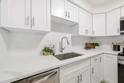 595 Revere Beach Pkwy #40, Revere, MA 02151 - Photo 8