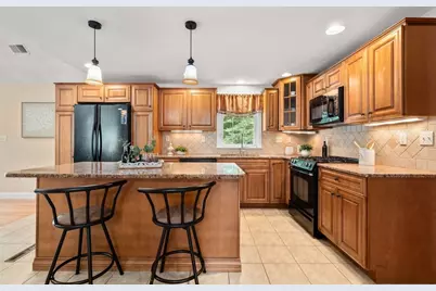 27 Irene Ave, Billerica, MA 01821 - Photo 4
