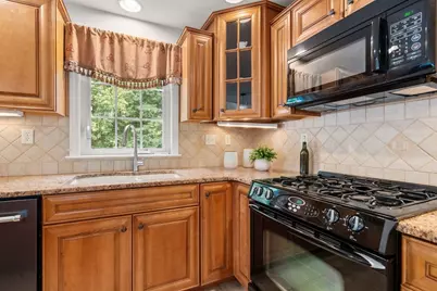 27 Irene Ave, Billerica, MA 01821 - Photo 6