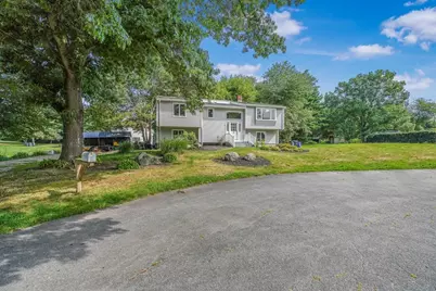 37 Slade St, Swansea, MA 02777 - Photo 2