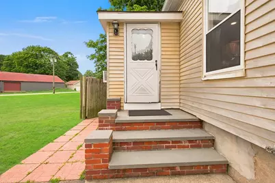 10 Sumner Ave, Middleborough, MA 02346 - Photo 4