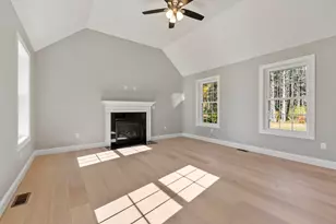4 Turner St, Templeton, MA 01436 - Photo 10