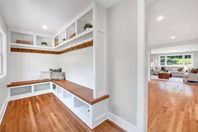 28 Fieldstone Dr, Burlington, MA 01803 - Photo 2