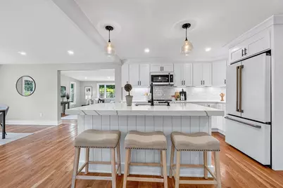 28 Fieldstone Dr, Burlington, MA 01803 - Photo 4