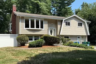 9 Brookdale Cir, Billerica, MA 01821 - Photo 2