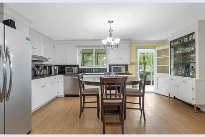 8 Albion St, Methuen, MA 01844 - Photo 12